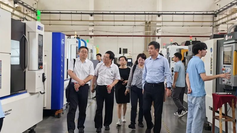机械设备代理加盟：揭秘费用构成与投资要点**